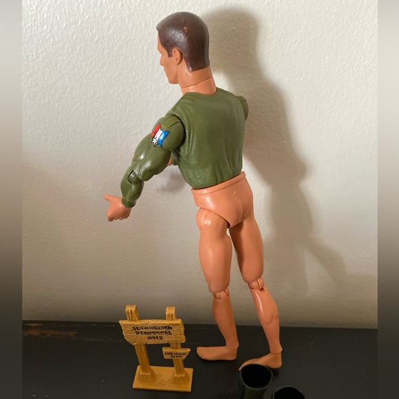 Vintage 1996 Hasbro Pawtucket GI Joe Action Figure Doll & special forces tank - Picture 11 of 13